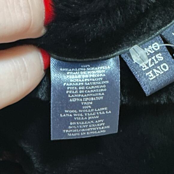 Burberry Black Shearling Bucket Hat with Classic Plaid Trim - Picture 3 of 6